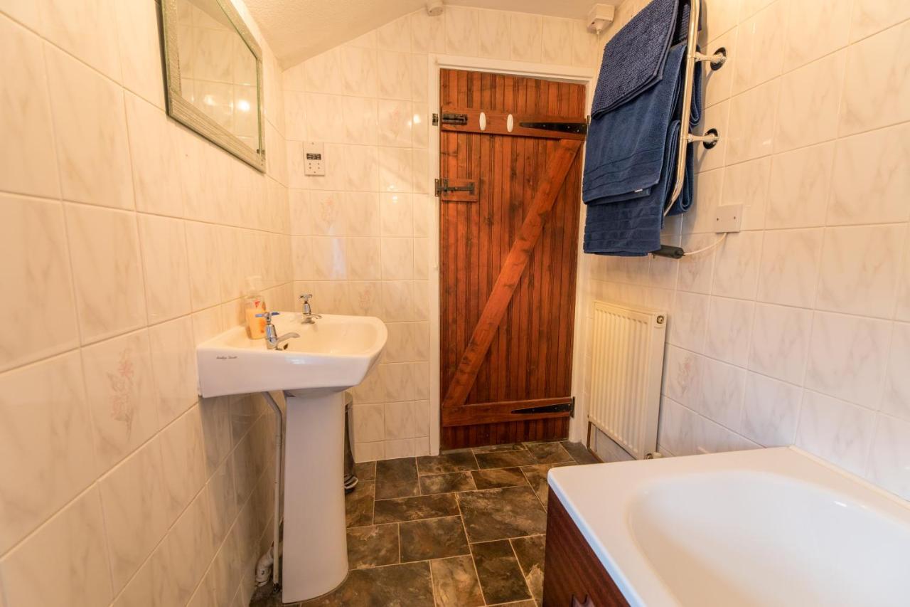 Host & Stay - Rose Cottage Bamburgh Buitenkant foto